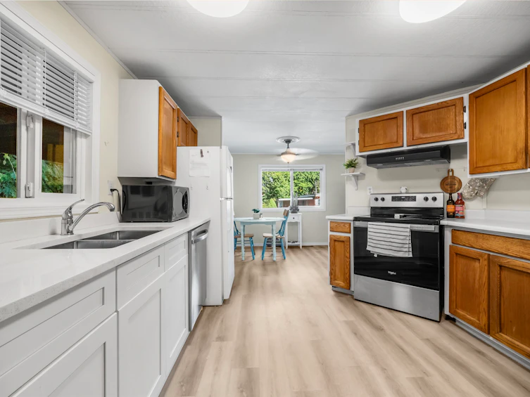 3-6280 King George Boulevard, Surrey, BC, V3X 1E9 - 3