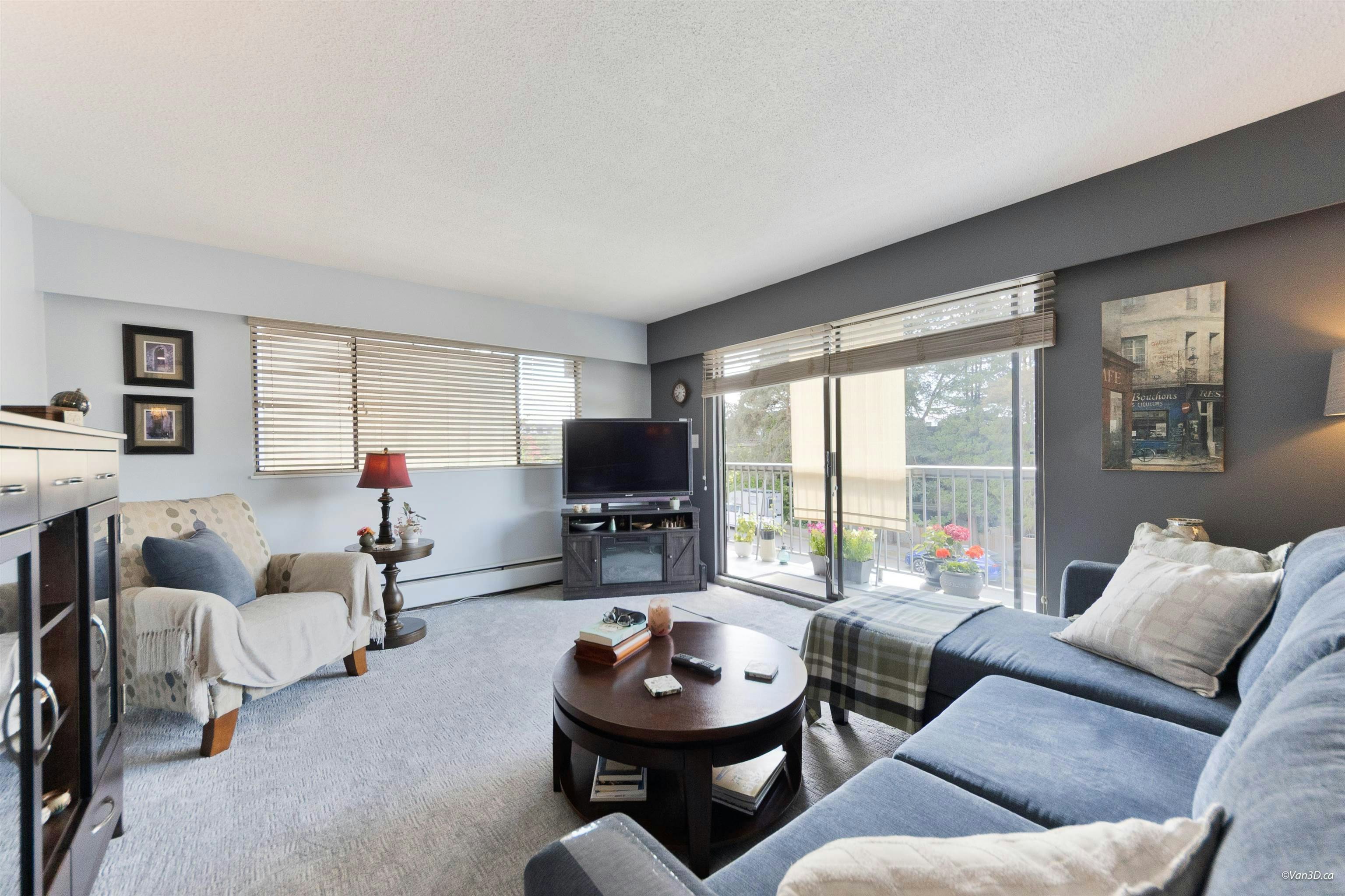 205-330 W 2nd Street, North Vancouver, BC, V7M 1E1