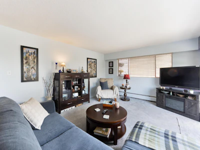 205-330 W 2nd Street - 4