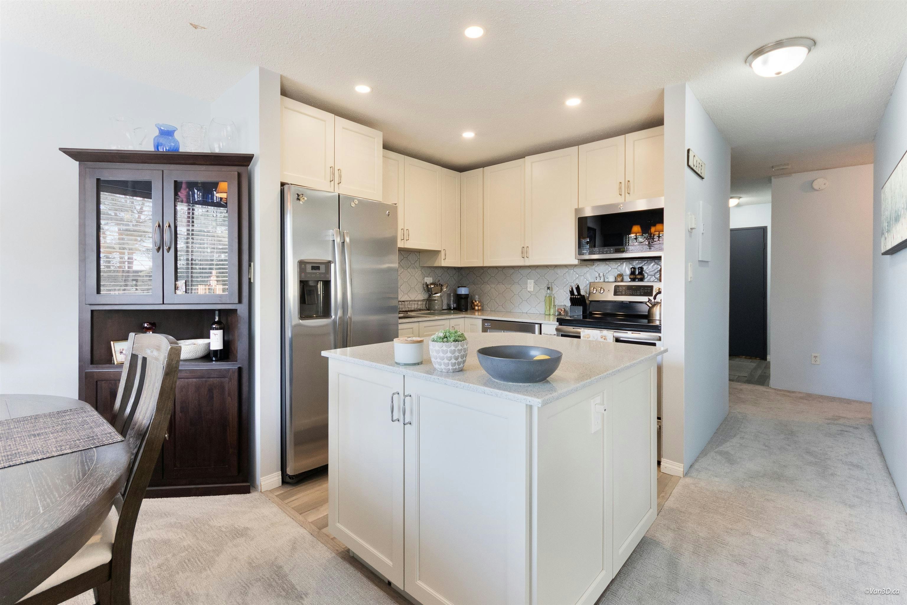 205-330 W 2nd Street, North Vancouver, BC, V7M 1E1 - 6