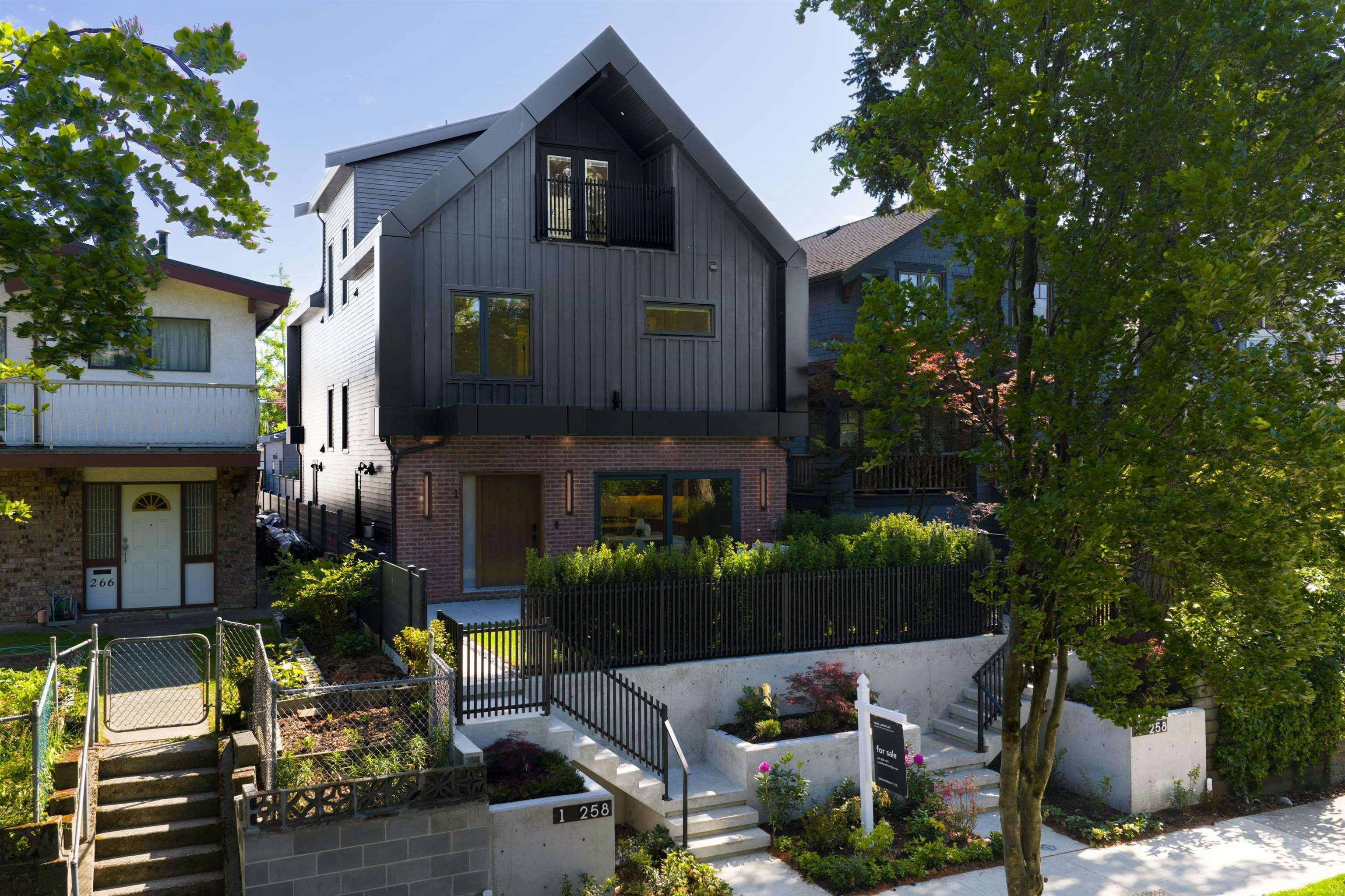1-258 E 19 Avenue, Vancouver, BC, V5V 1J2