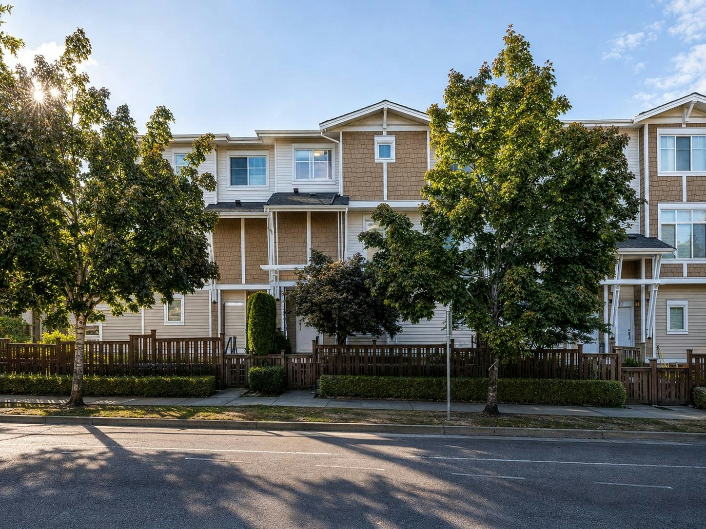 12-19433 68 Avenue, Surrey, BC, V4N 6M8