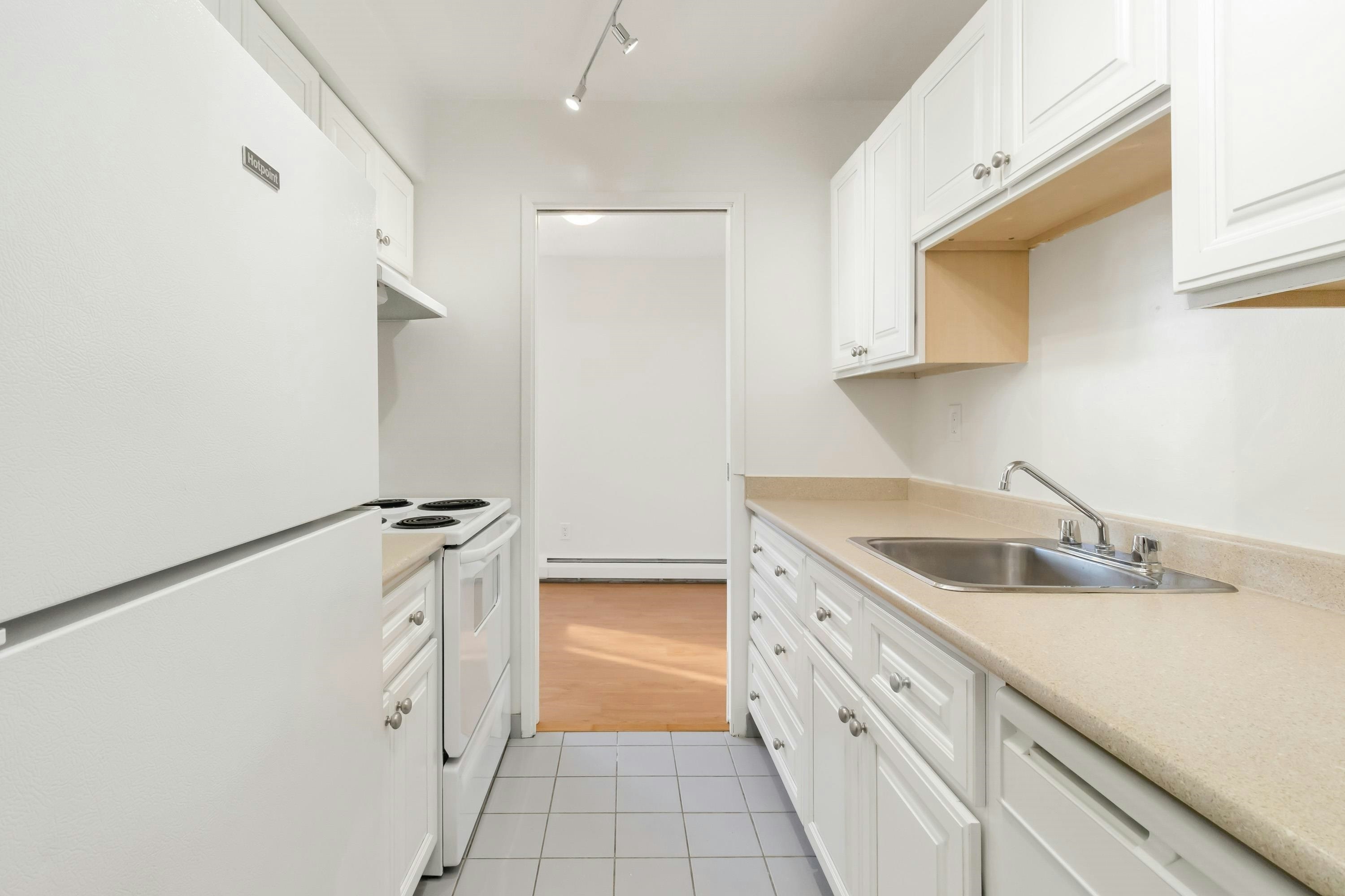 801-1127 Barclay Street, Vancouver, BC, V6E 4C6 - 8