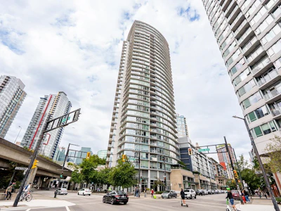 1203-689 Abbott Street - 2