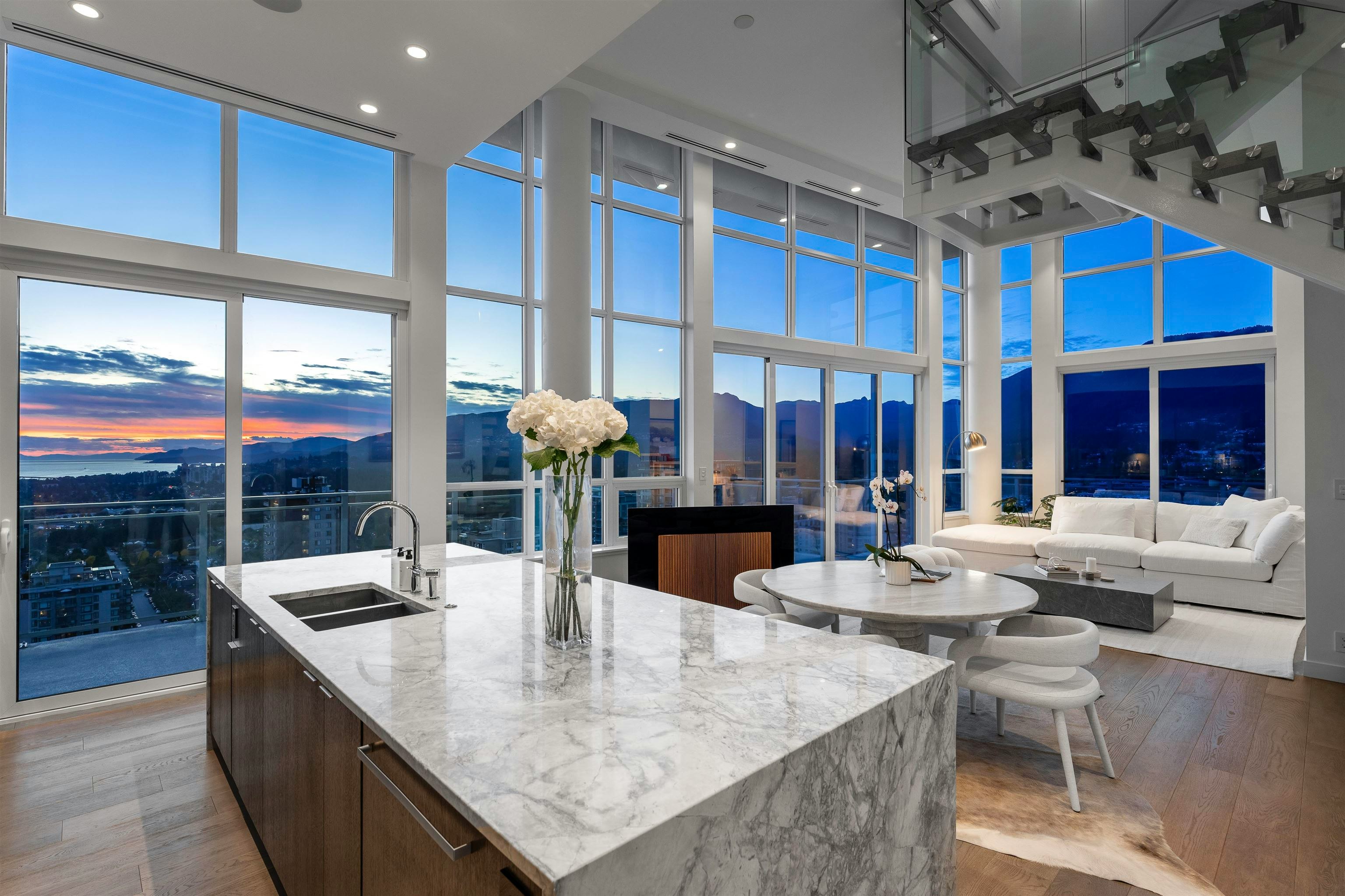 2403-125 E 14th Street, North Vancouver, BC, V7L 0E6 - 3