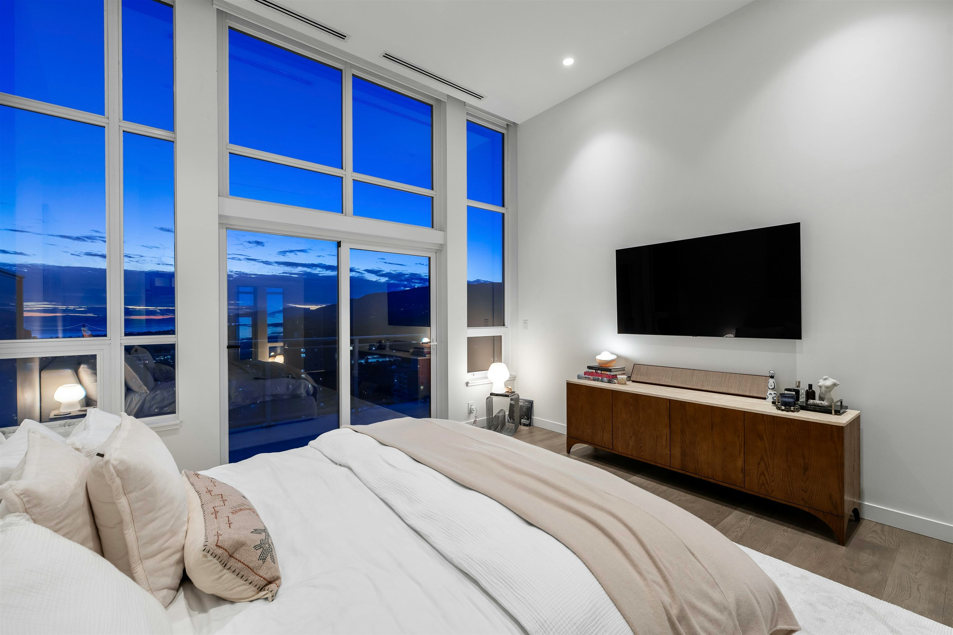 2403-125 E 14th Street, North Vancouver, BC, V7L 0E6 - 12