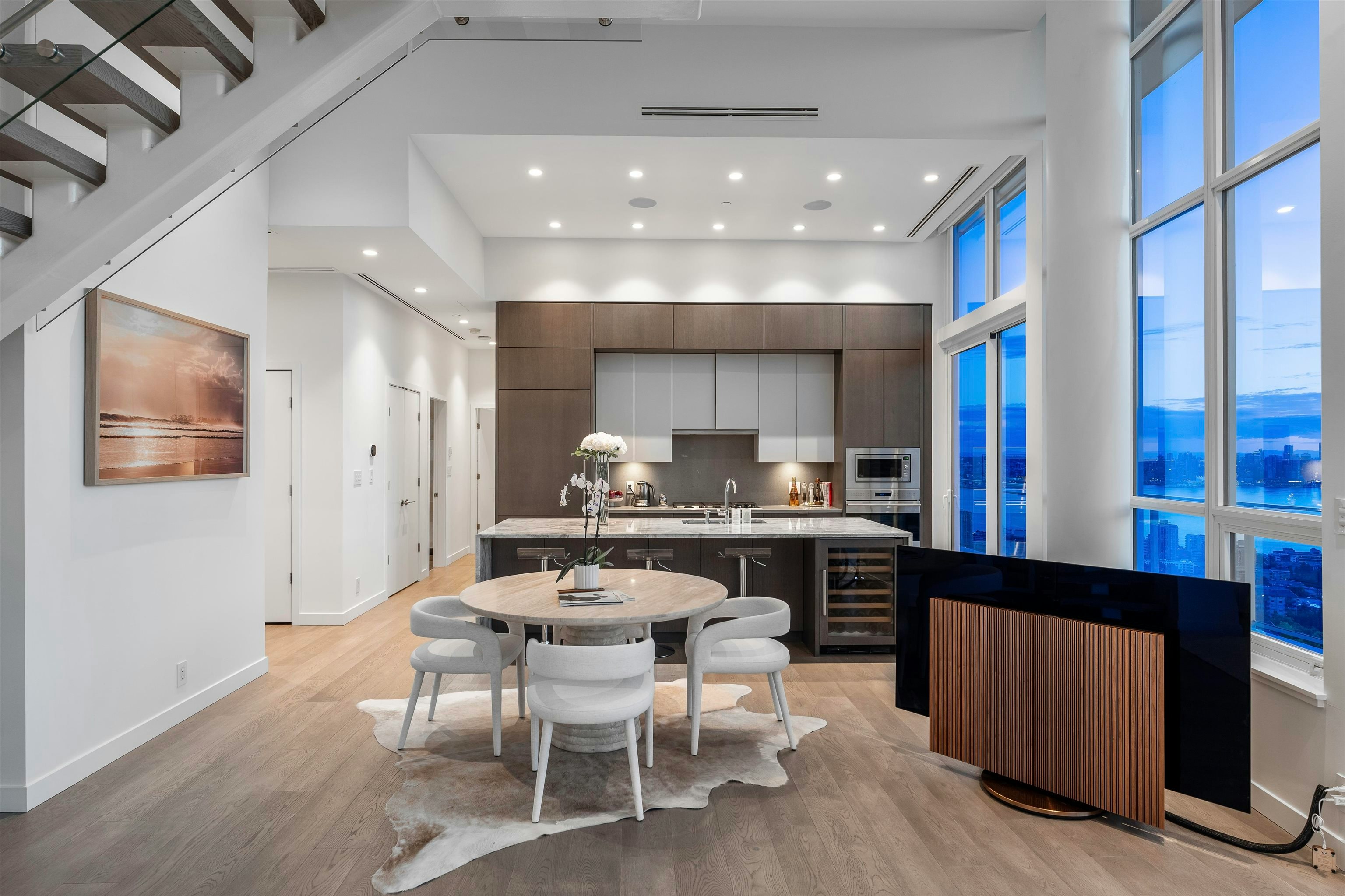 2403-125 E 14th Street, North Vancouver, BC, V7L 0E6 - 4