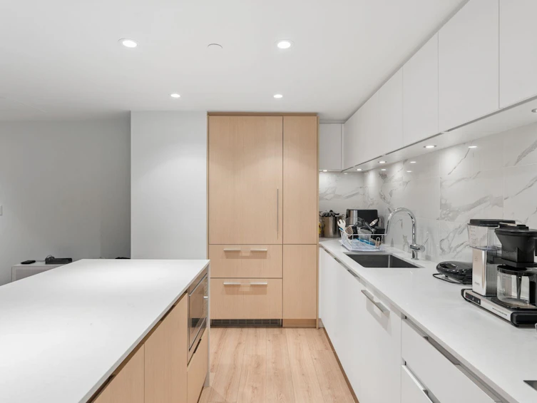 305-1500 Fern Street, North Vancouver, BC, V7J 0E6 - 6