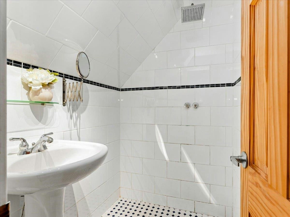 325 Bayview Place, West Vancouver, BC, V0N 2E0 - 23