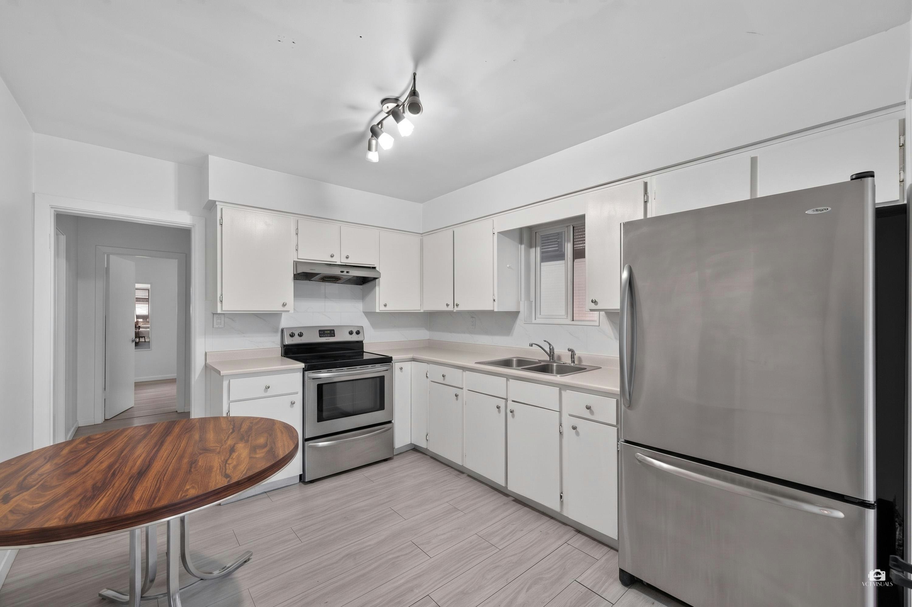 2528 E 24th Avenue, Vancouver, BC, V5R 1C9 - 9