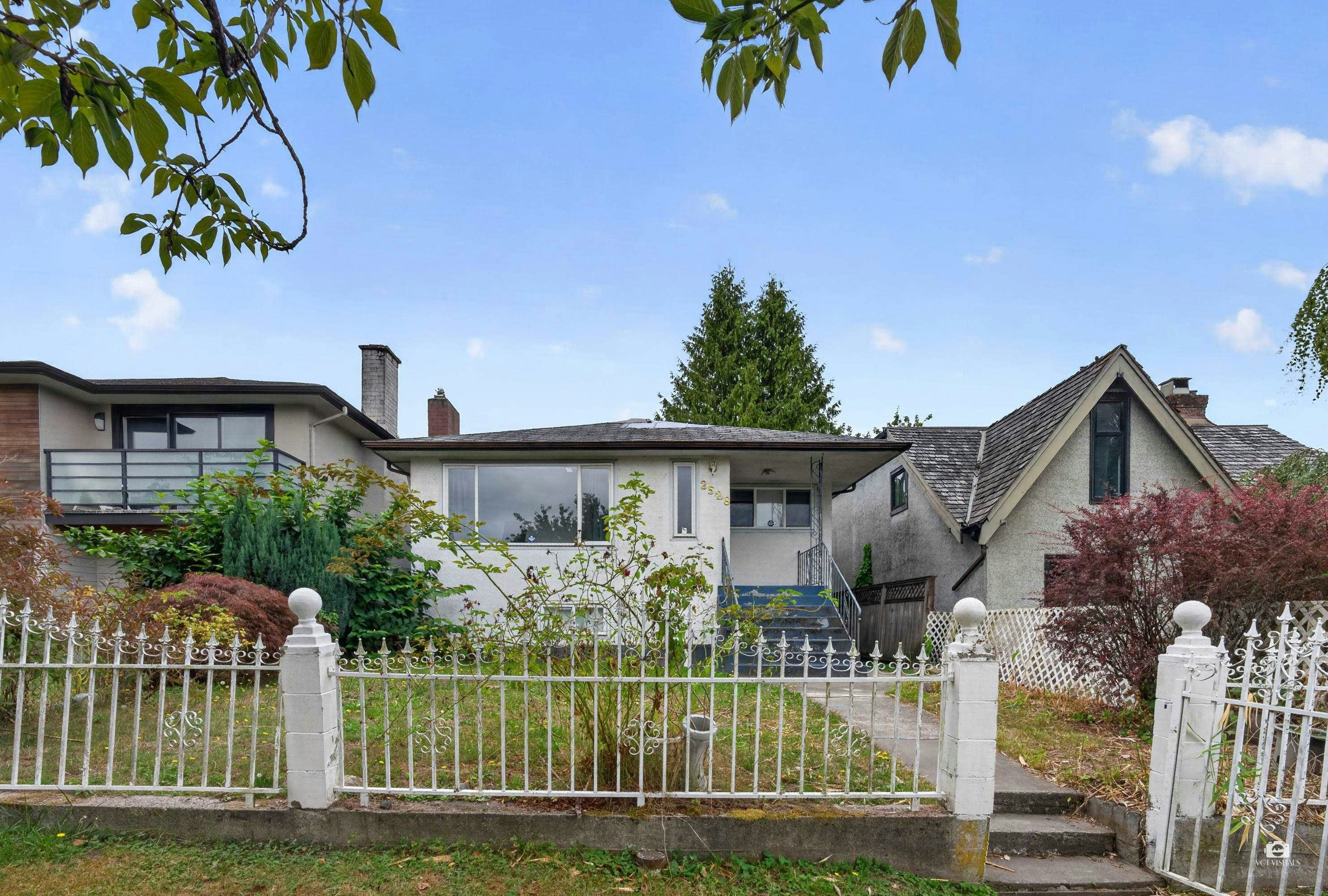 2528 E 24th Avenue, Vancouver, BC, V5R 1C9