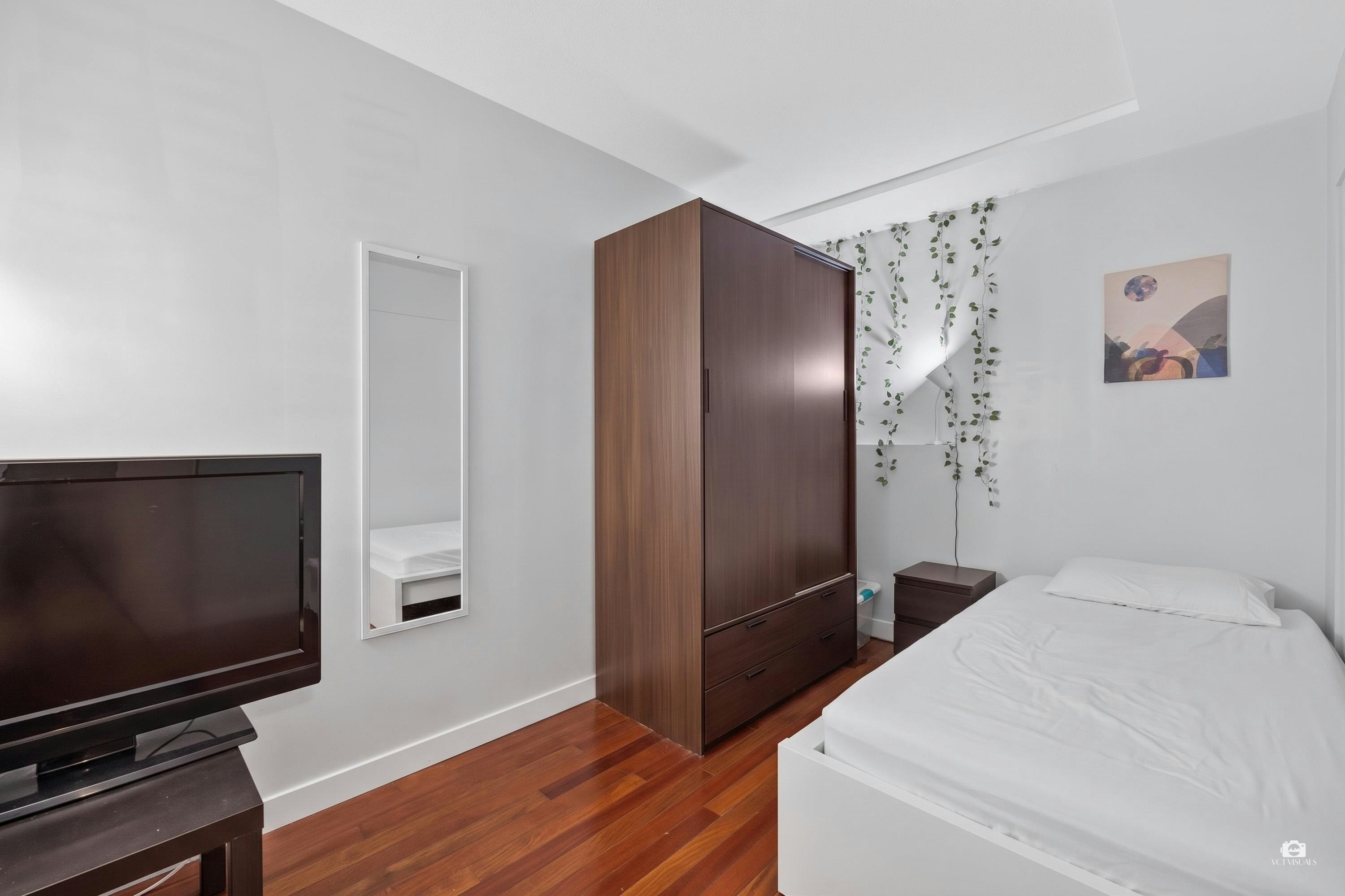 2528 E 24th Avenue, Vancouver, BC, V5R 1C9 - 11