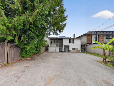 2528 E 24th Avenue - 2