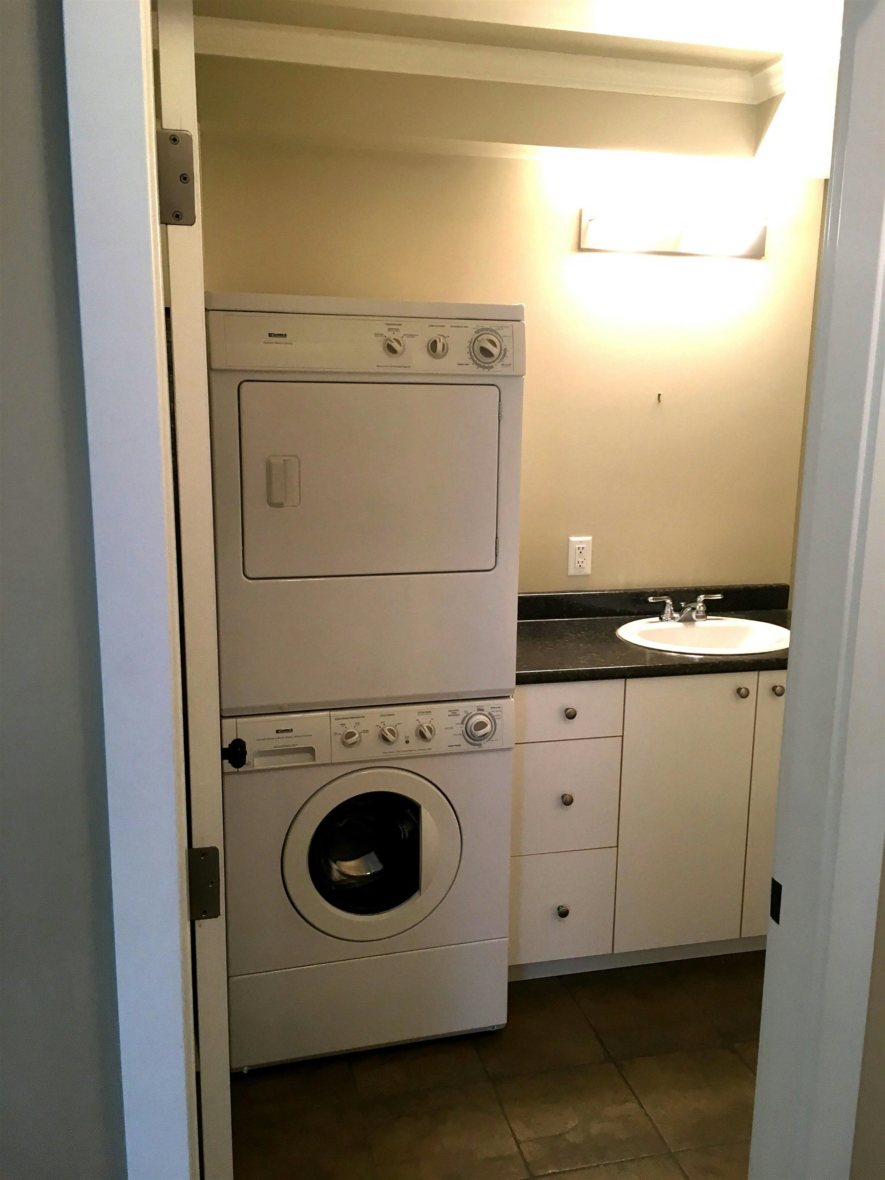 555 Greenway Avenue, North Vancouver, BC, V7N 3C9 - 10