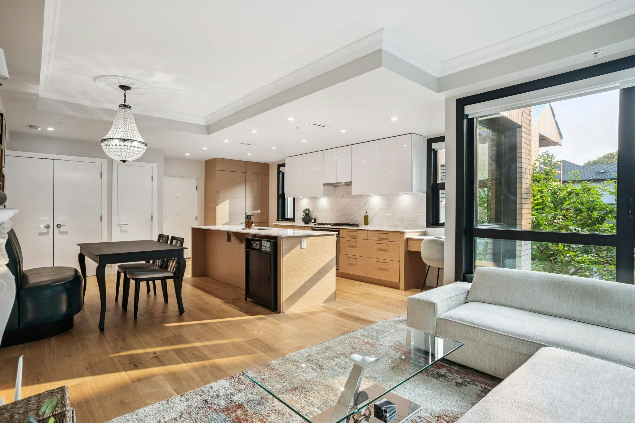 201-3669 W 11th Avenue - 5