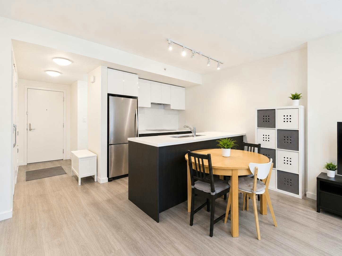 6335 Silver Avenue - 4