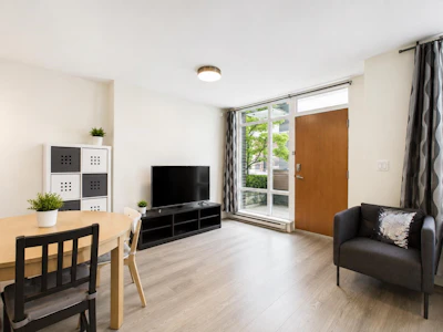 6335 Silver Avenue - 5