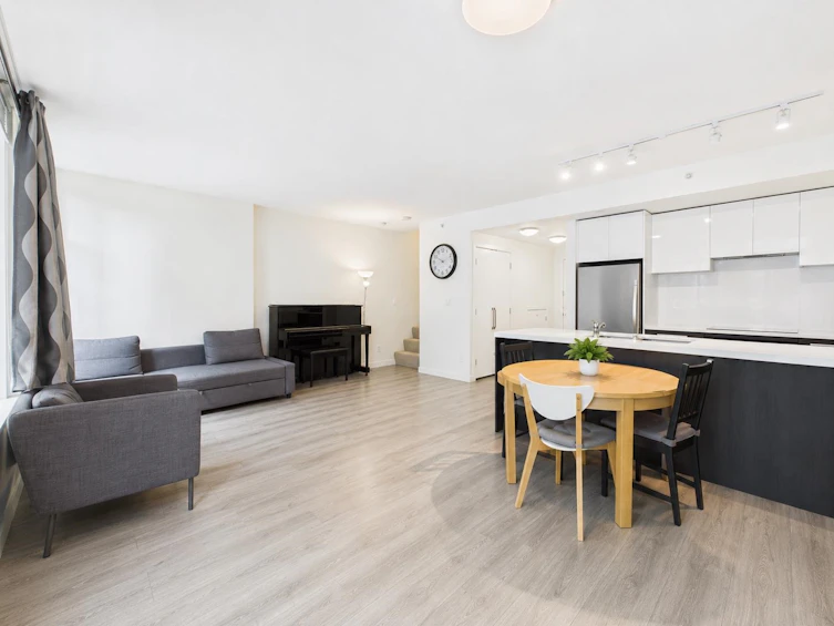 6335 Silver Avenue, Burnaby, BC, V5H 0C3