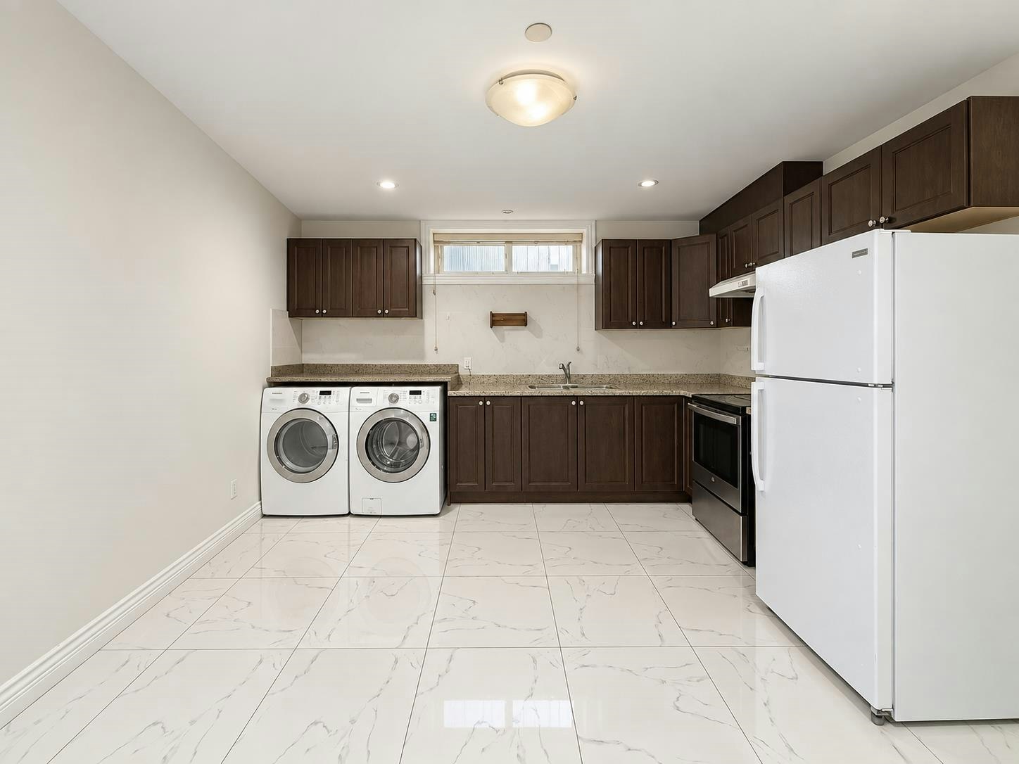 7452 Humm St, Vancouver, BC, V5P 4B8