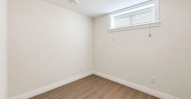 7452 Humm St, Vancouver, BC, V5P 4B8 - 4