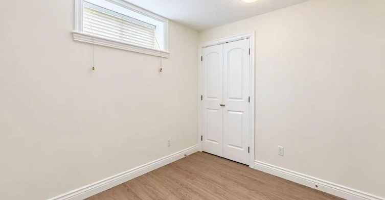 7452 Humm St, Vancouver, BC, V5P 4B8 - 6