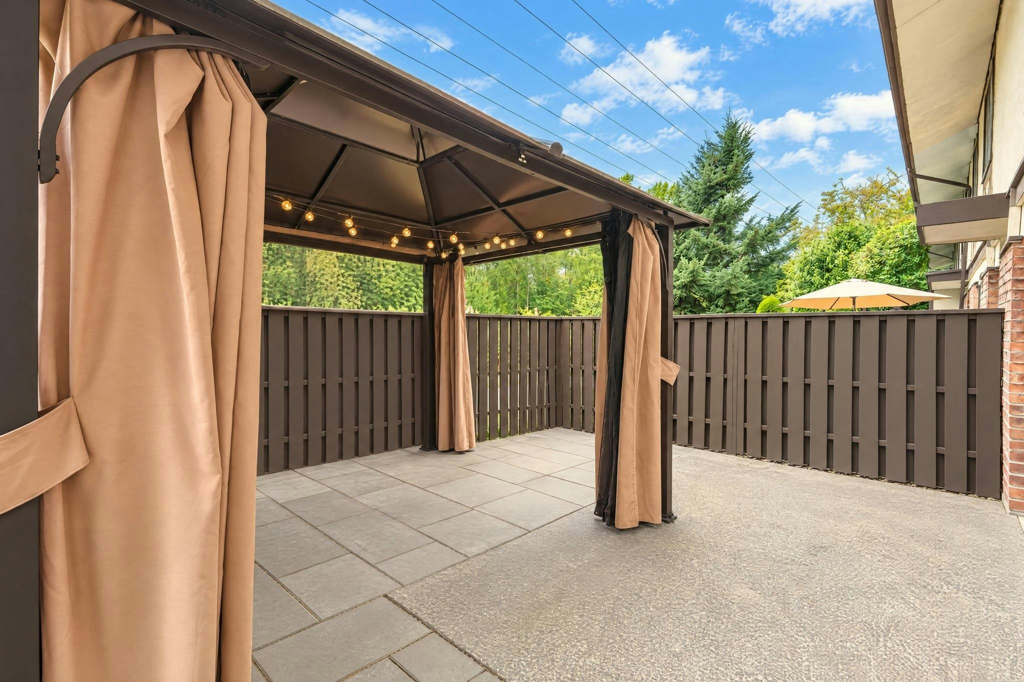 8865 Horne Street, Burnaby, BC, V3N 4J8 - 16