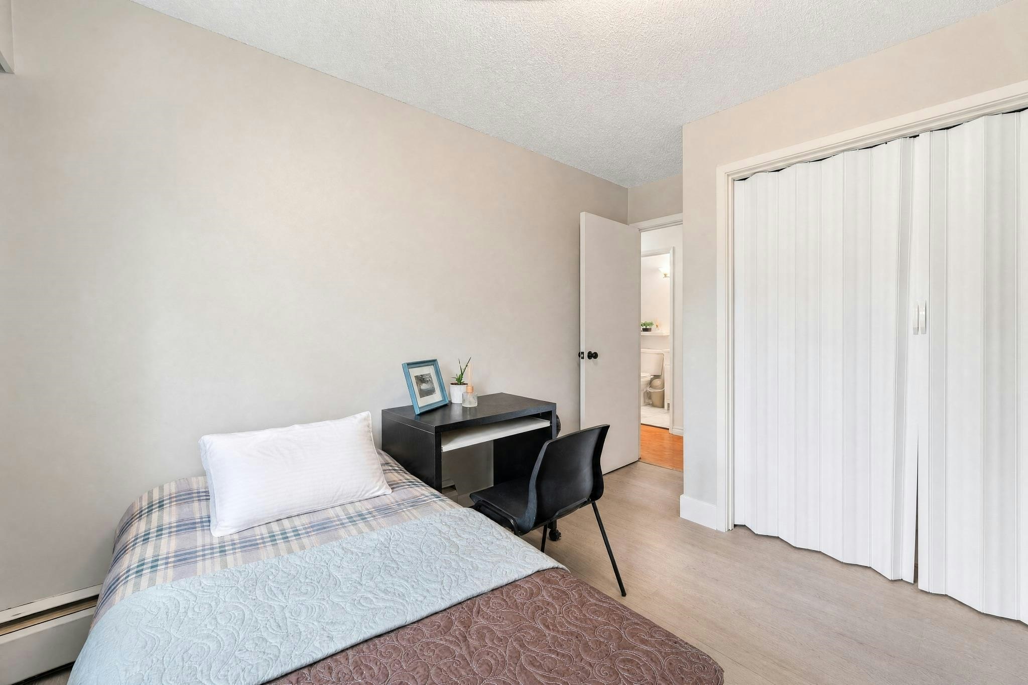 8865 Horne Street, Burnaby, BC, V3N 4J8 - 21