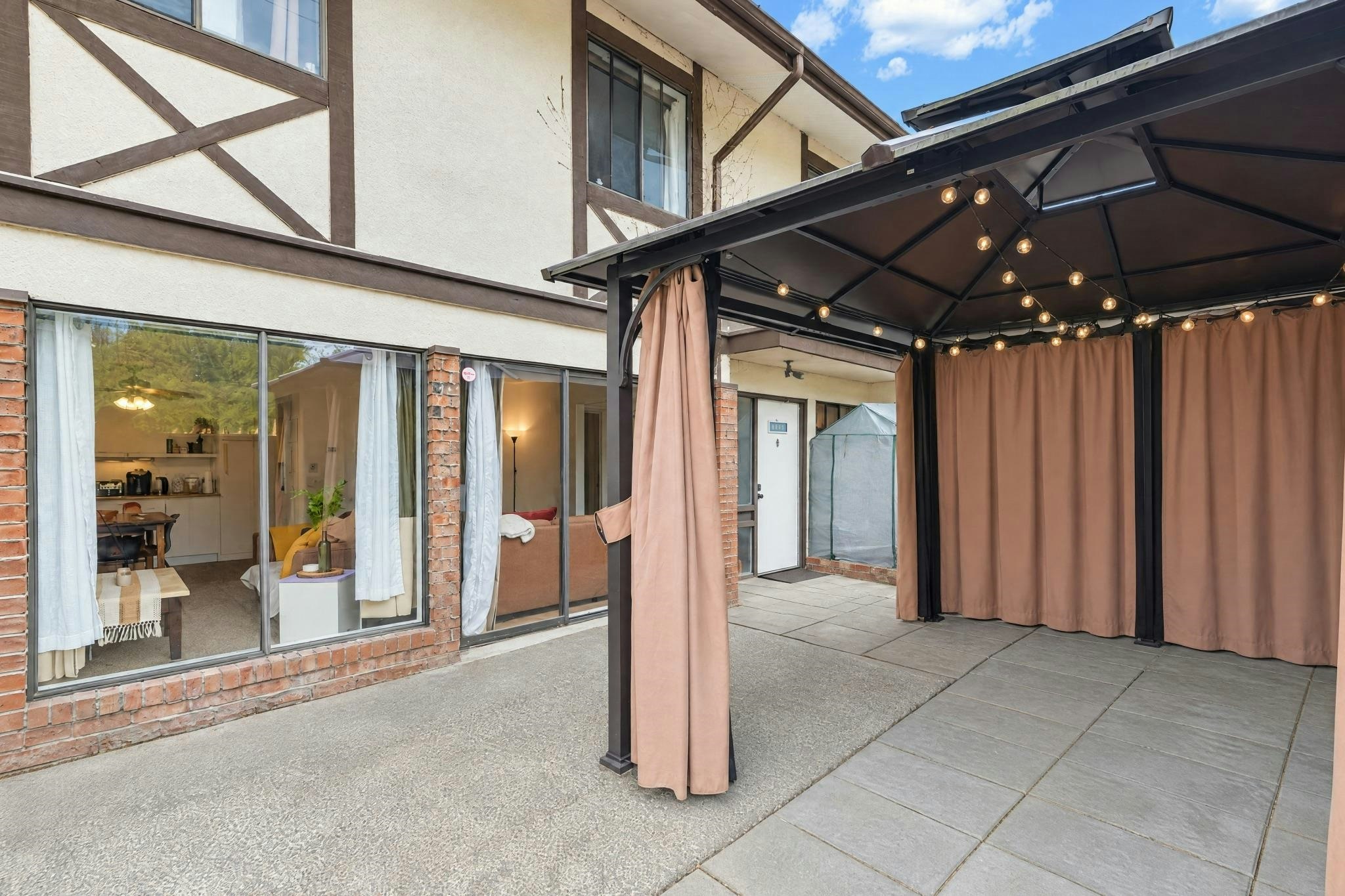 8865 Horne Street, Burnaby, BC, V3N 4J8 - 15
