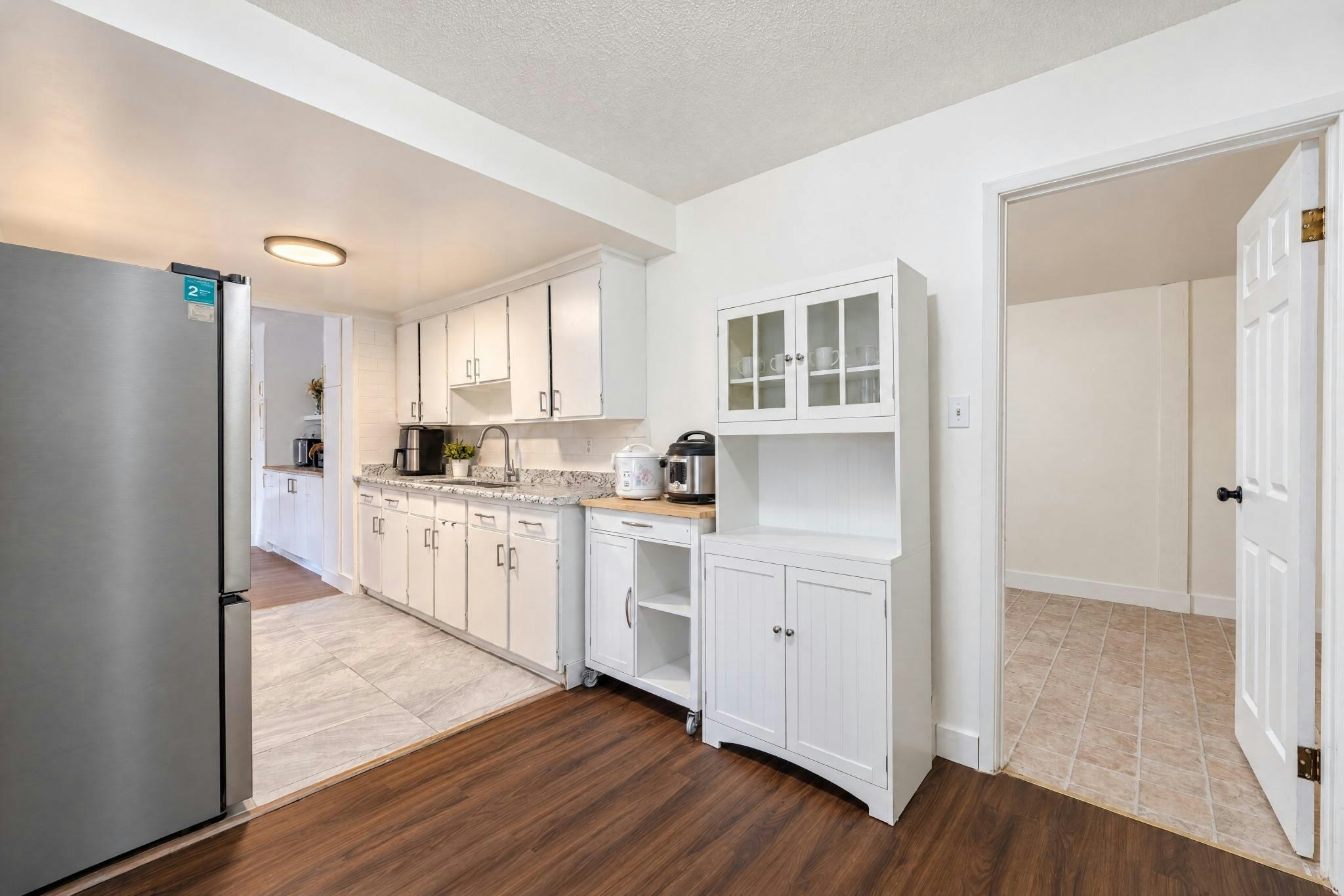 8865 Horne Street, Burnaby, BC, V3N 4J8 - 9
