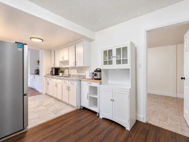 8865 Horne Street, Burnaby, BC, V3N 4J8 - 9