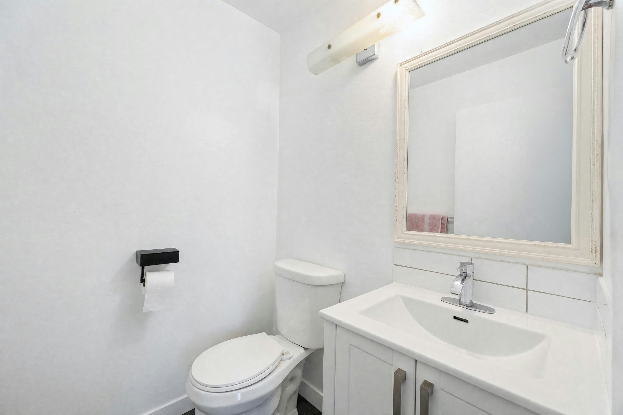 8865 Horne Street, Burnaby, BC, V3N 4J8 - 19