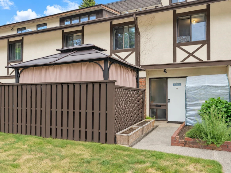 8865 Horne Street, Burnaby, BC, V3N 4J8 - 27