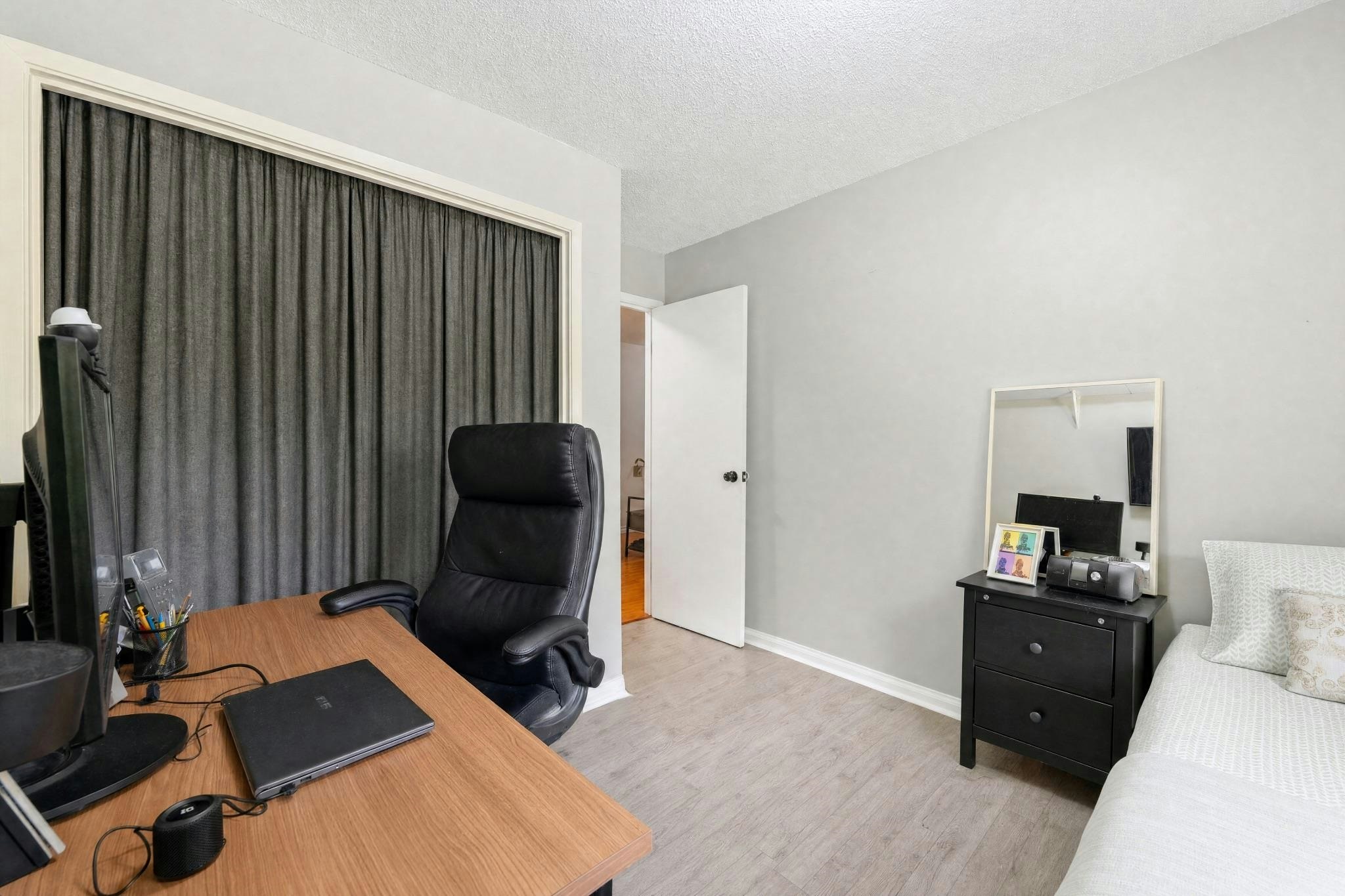 8865 Horne Street, Burnaby, BC, V3N 4J8 - 24