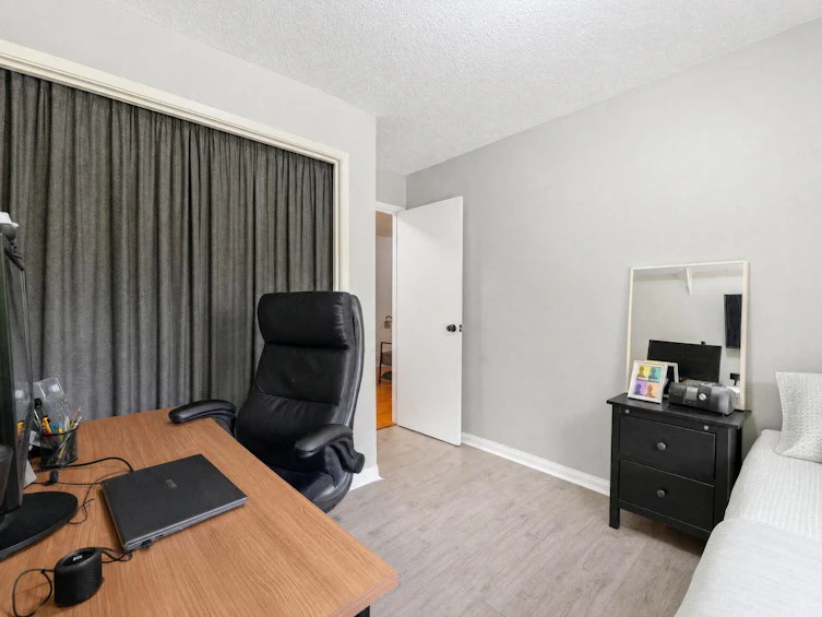 8865 Horne Street, Burnaby, BC, V3N 4J8 - 24