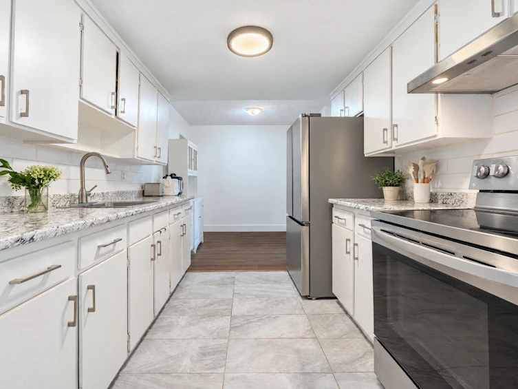 8865 Horne Street, Burnaby, BC, V3N 4J8 - 6