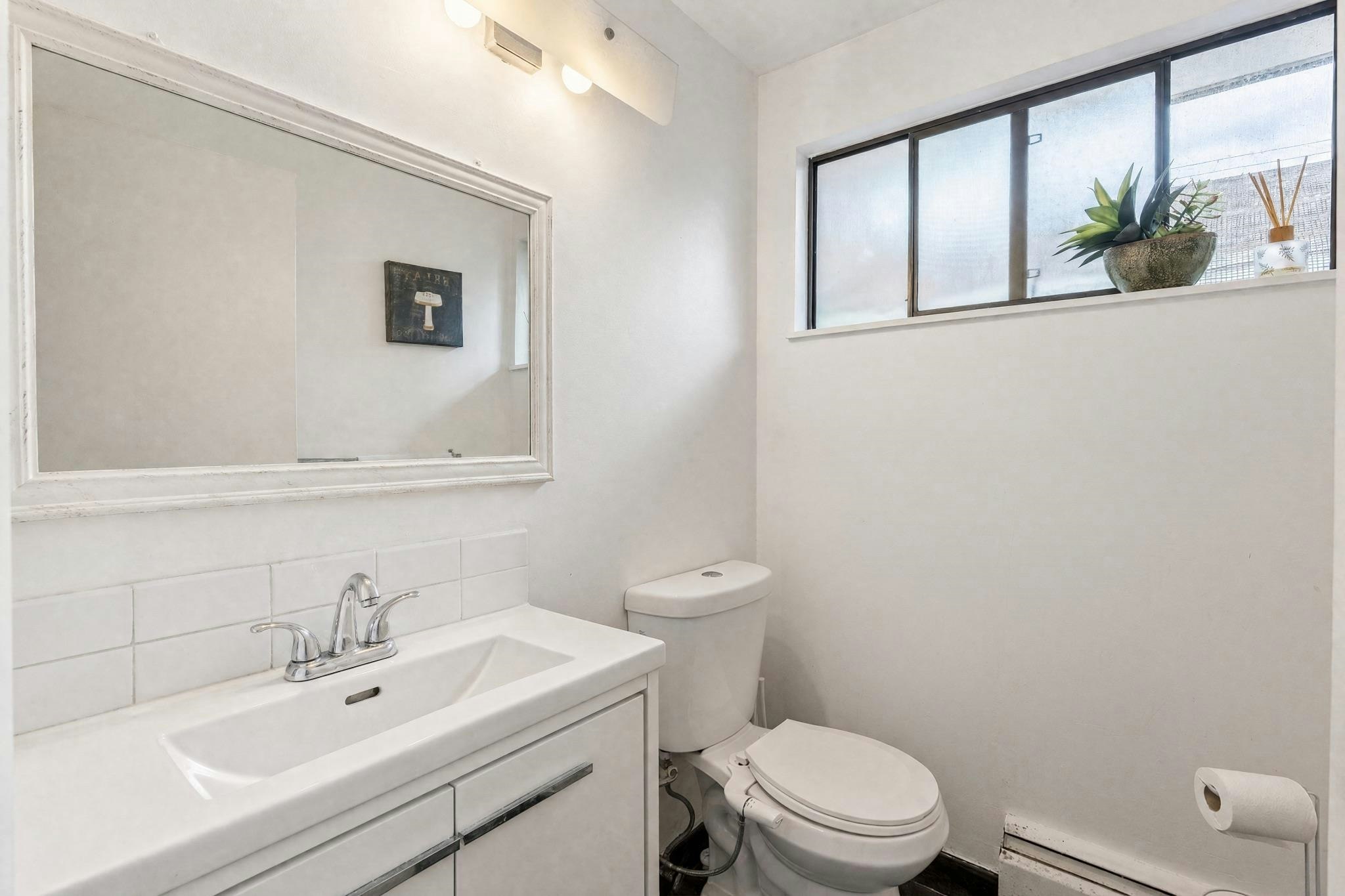 8865 Horne Street, Burnaby, BC, V3N 4J8 - 12