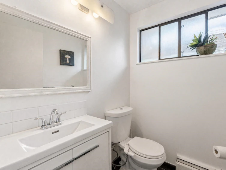 8865 Horne Street, Burnaby, BC, V3N 4J8 - 12