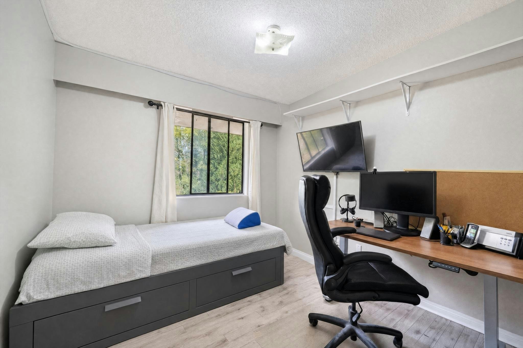 8865 Horne Street, Burnaby, BC, V3N 4J8 - 22