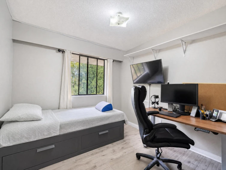 8865 Horne Street, Burnaby, BC, V3N 4J8 - 22