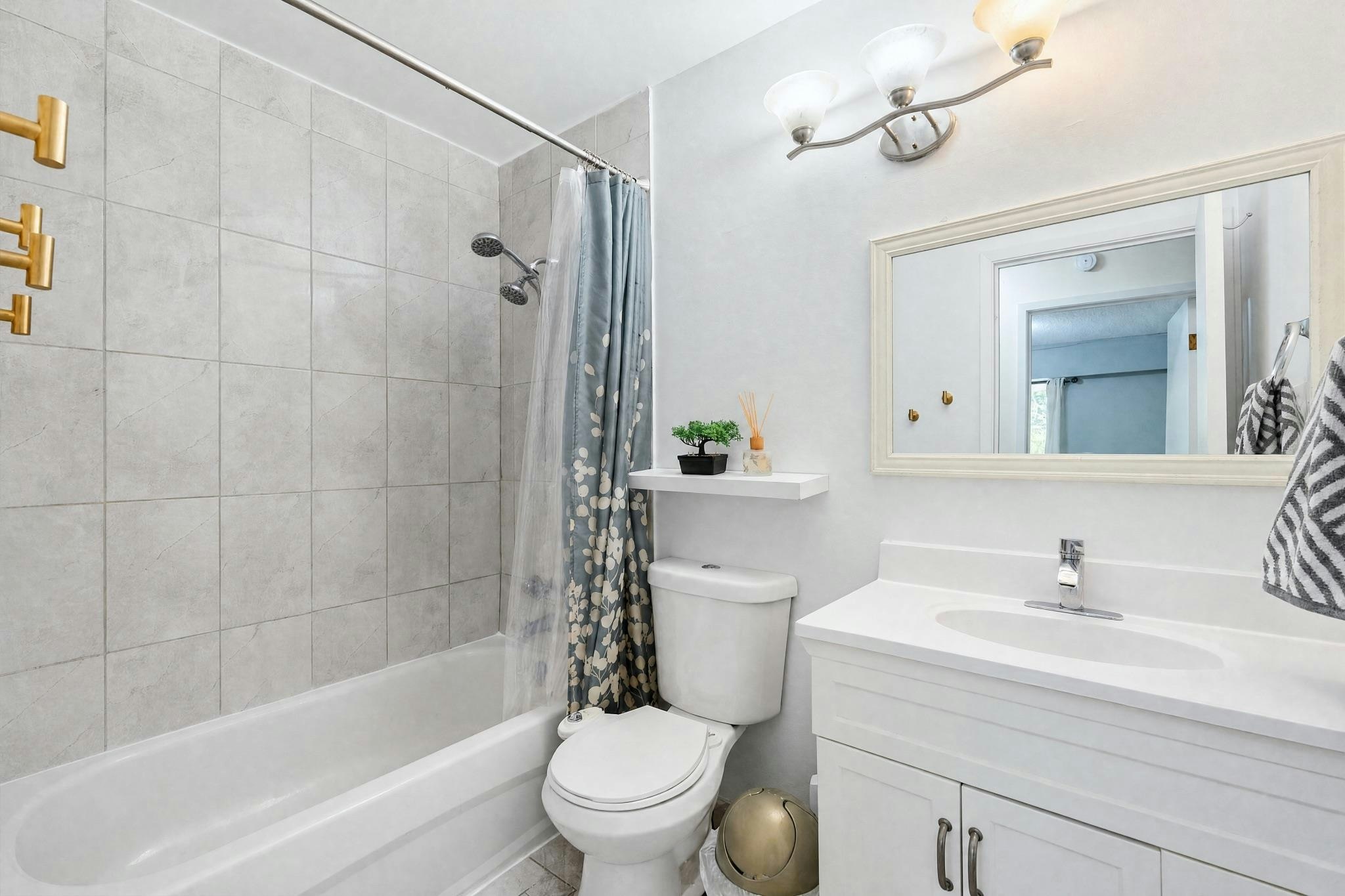 8865 Horne Street, Burnaby, BC, V3N 4J8 - 25