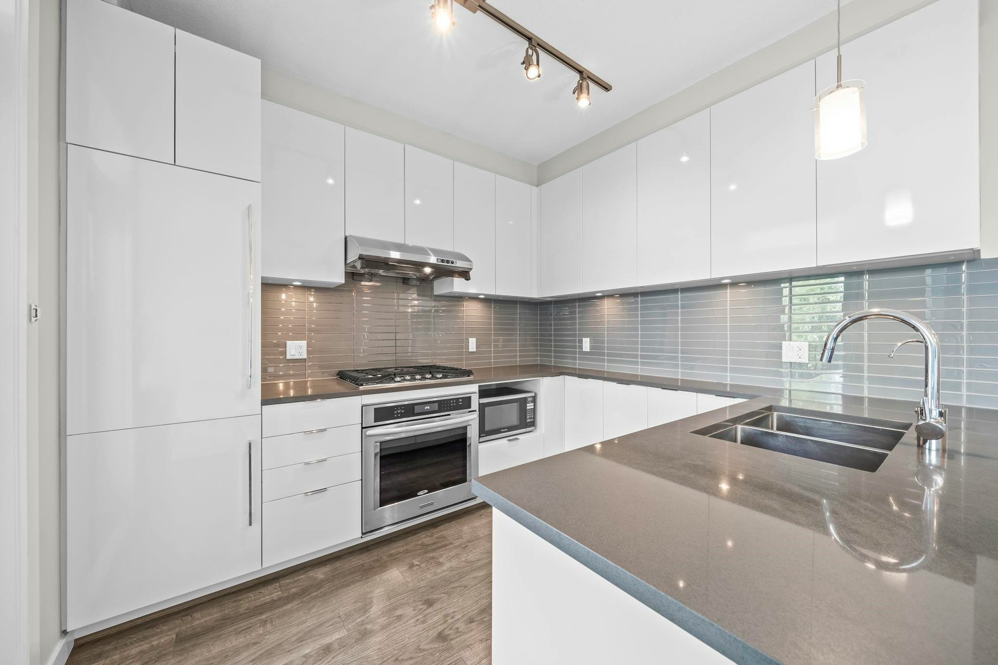 215-9311 Alexandra Road, Richmond, BC, V6X 0L8 - 6