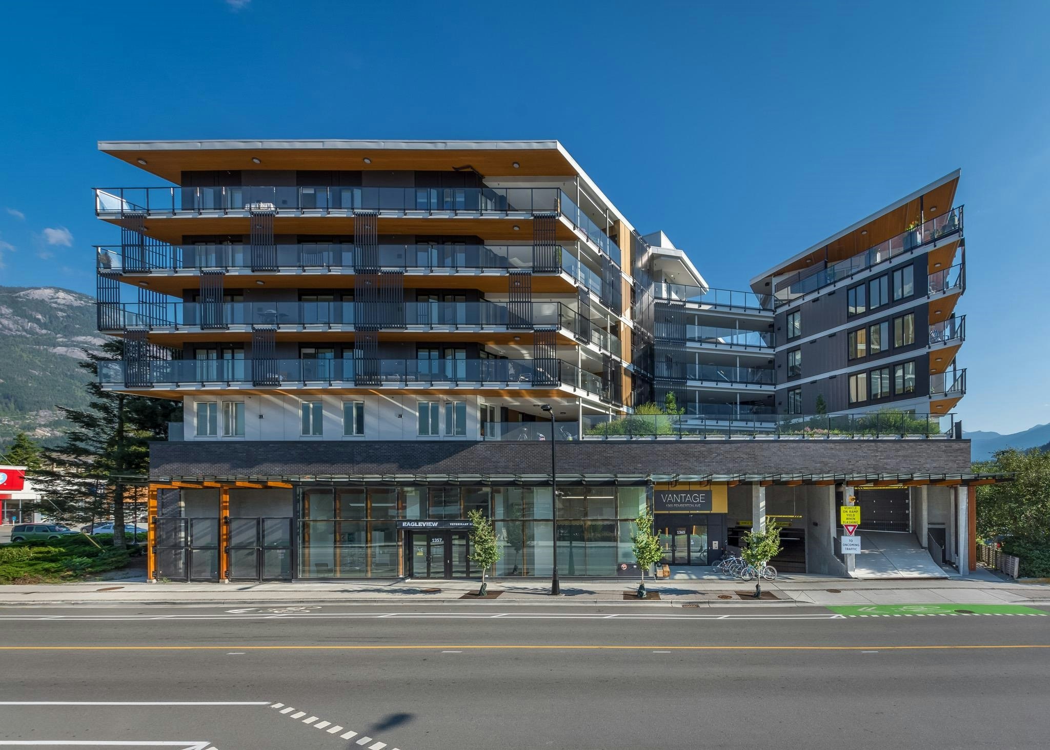 213-1365 Pemberton Avenue, Squamish, BC, V8B 1B7