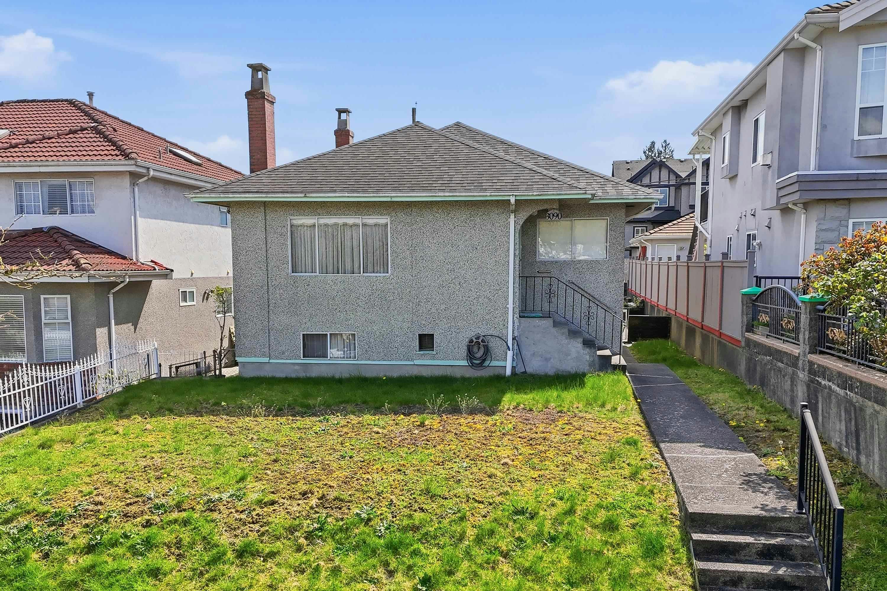 3090 Kitchener Street, Vancouver, BC, V5K 3E7