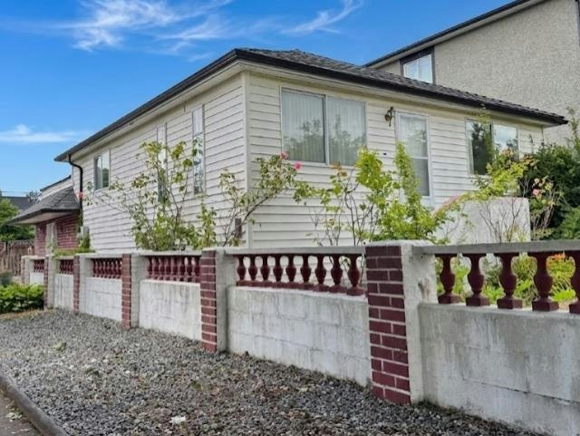 1750 Slocan Street, Vancouver, BC, V5M 4M7