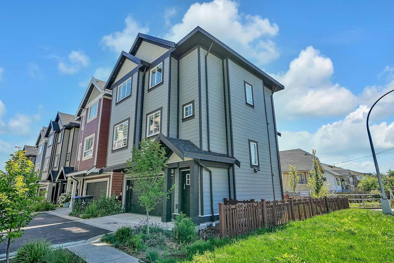 16-608 Ewen Avenue, New Westminster, BC, V5R 2S3