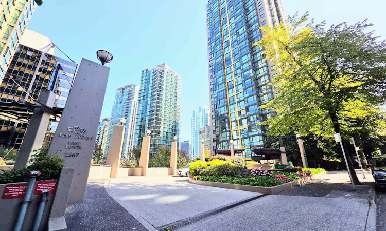 1109-1367 Alberni Street