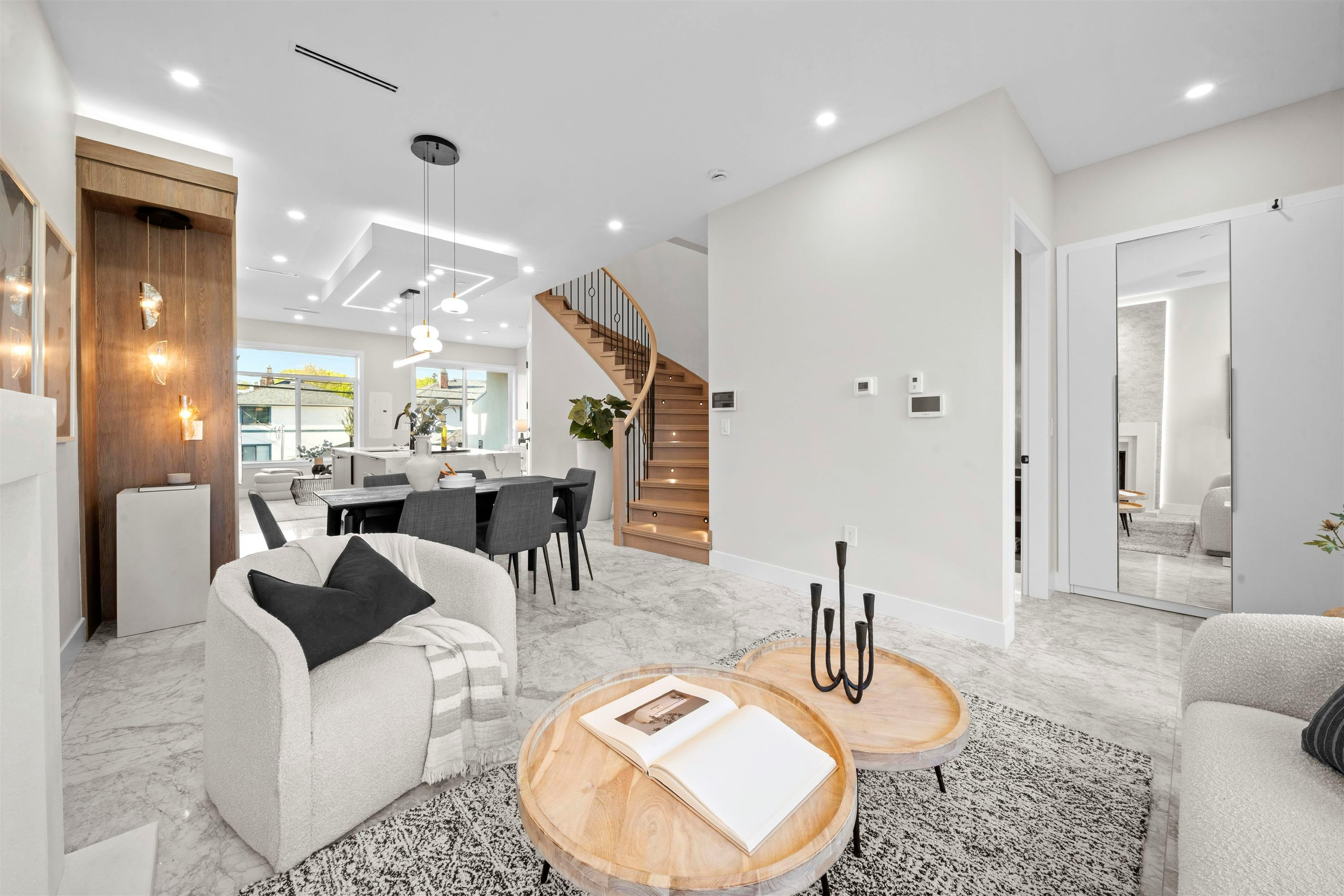 2455 W 10th Avenue, Vancouver, BC, V6K 2J4 - 7