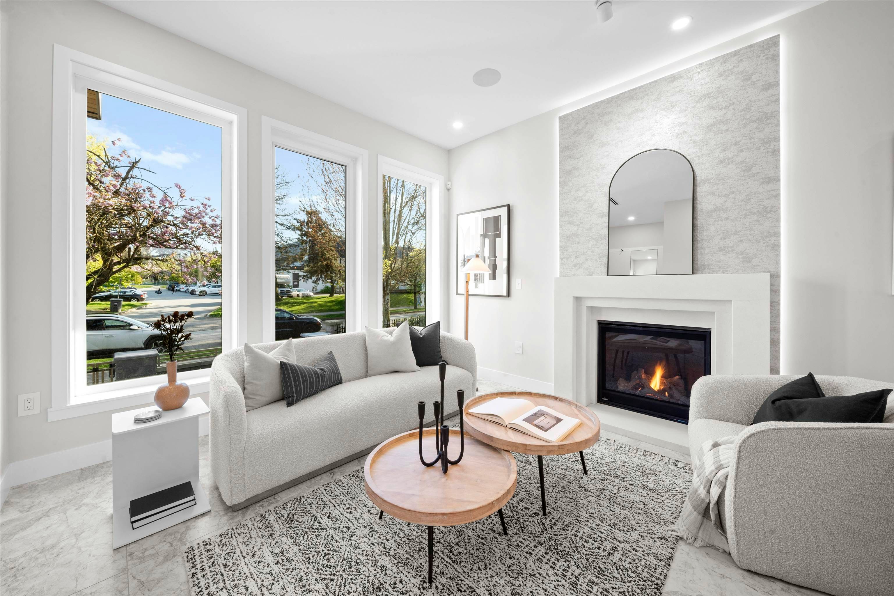 2455 W 10th Avenue, Vancouver, BC, V6K 2J4 - 8