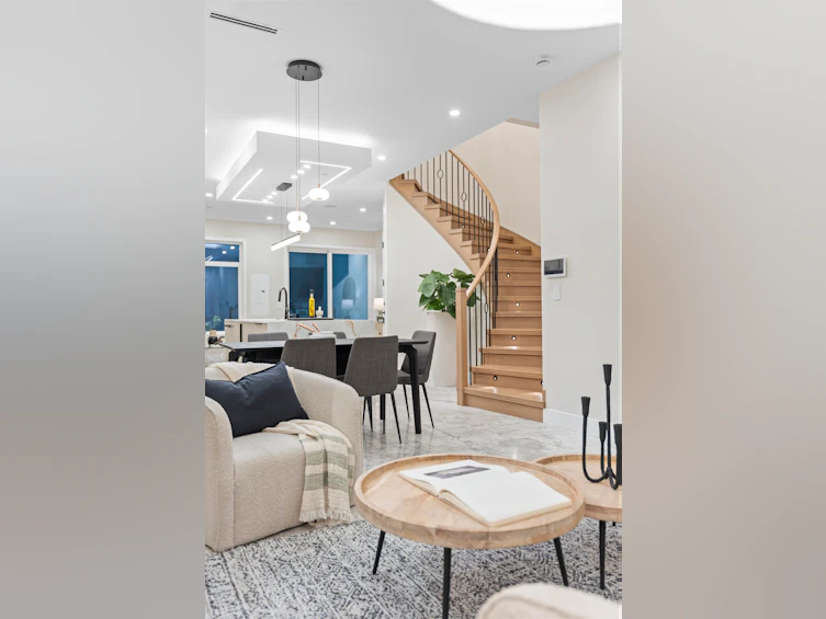 2455 W 10th Avenue, Vancouver, BC, V6K 2J4 - 5