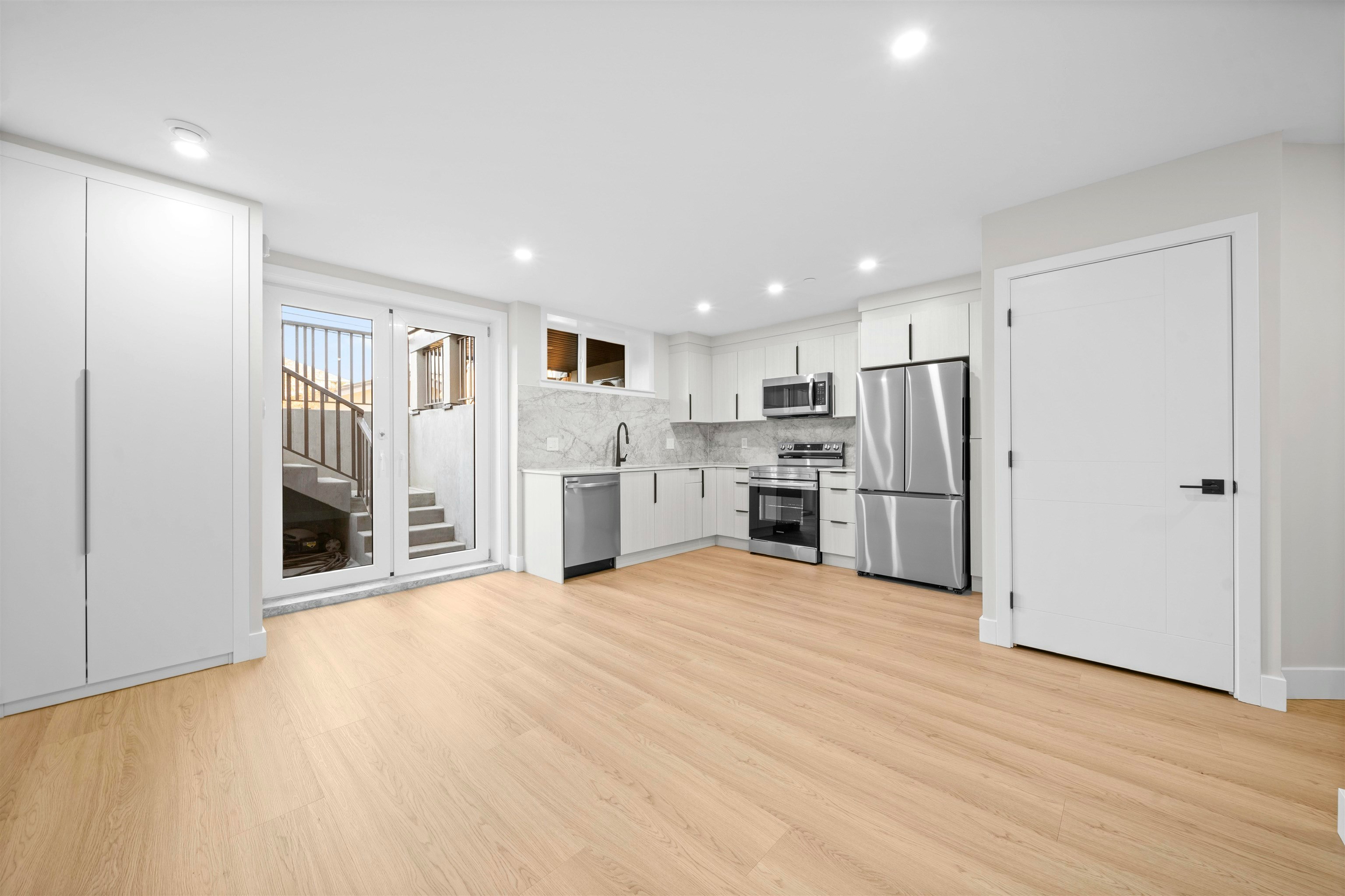 2455 W 10th Avenue, Vancouver, BC, V6K 2J4 - 31